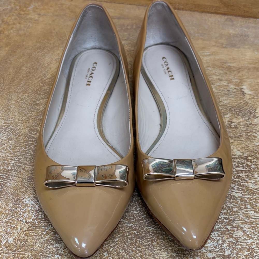 Coach Beige Patent Leather Flats with Metallic Bow - Picture 2 of 9